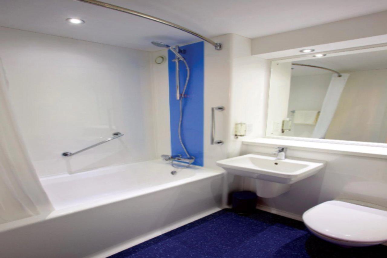 Travelodge Bracknell Ngoại thất bức ảnh